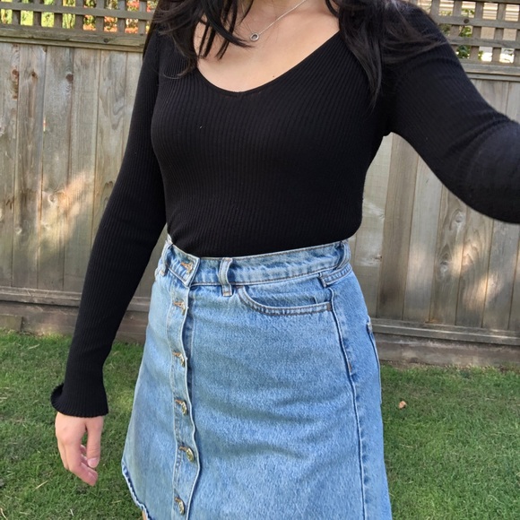 Black sweater - Picture 3 of 3